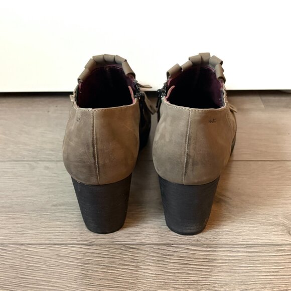 Marc Germany Suede Heels 2.5" - Picture 5 of 10